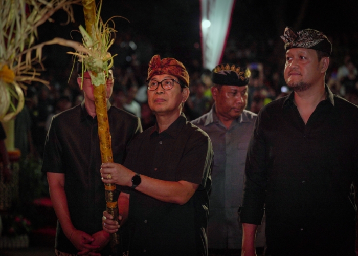DIBUKA: Bupati Adi Arnawa dan Wabup Alit Sucipta membuka secara resmi pagelaran Pekan Kebudayaan Daerah Jantra Tradisi Bali dan Lomba Ogoh-Ogoh Bhandana Bhuhkala Festival 2025.