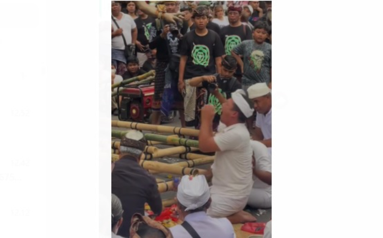 Prosesi nguripin Taksu Ogoh-ogoh di Banjar Bualu
