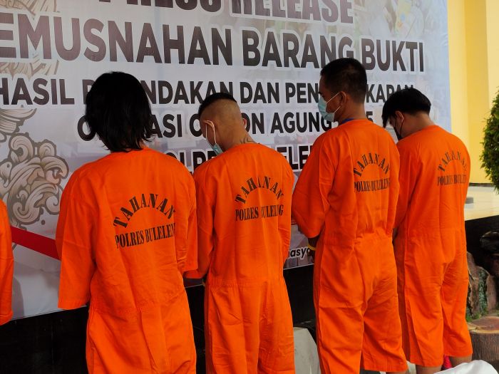 Para pelaku penjebakan rekan bisnis dengan menggunakan narkotika yang kini telah ditahan di Polres Buleleng.