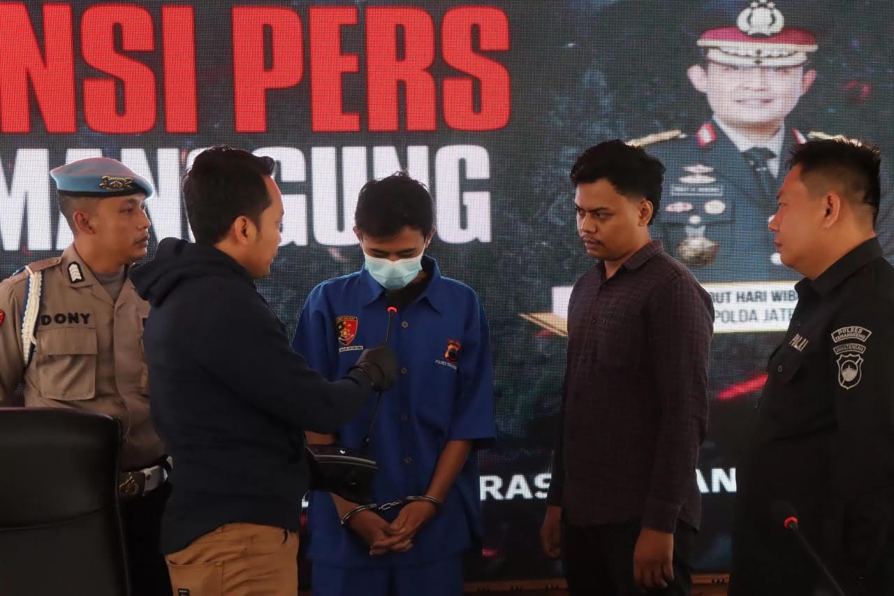 BAHAN PELEDAK: Salah satu tersangka penjual bahan peledak yang ditangkap Satreskrim Polres Temanggung.