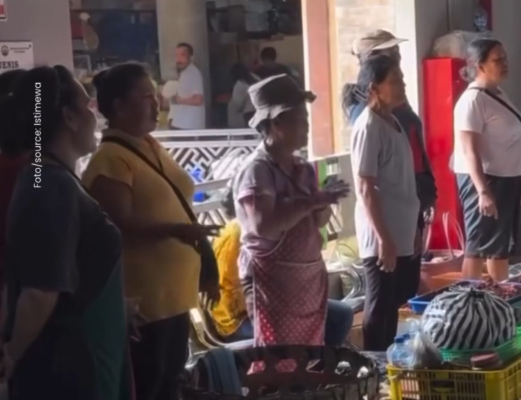 Lagu Indonesia Raya berkumandang di Pasar Badung