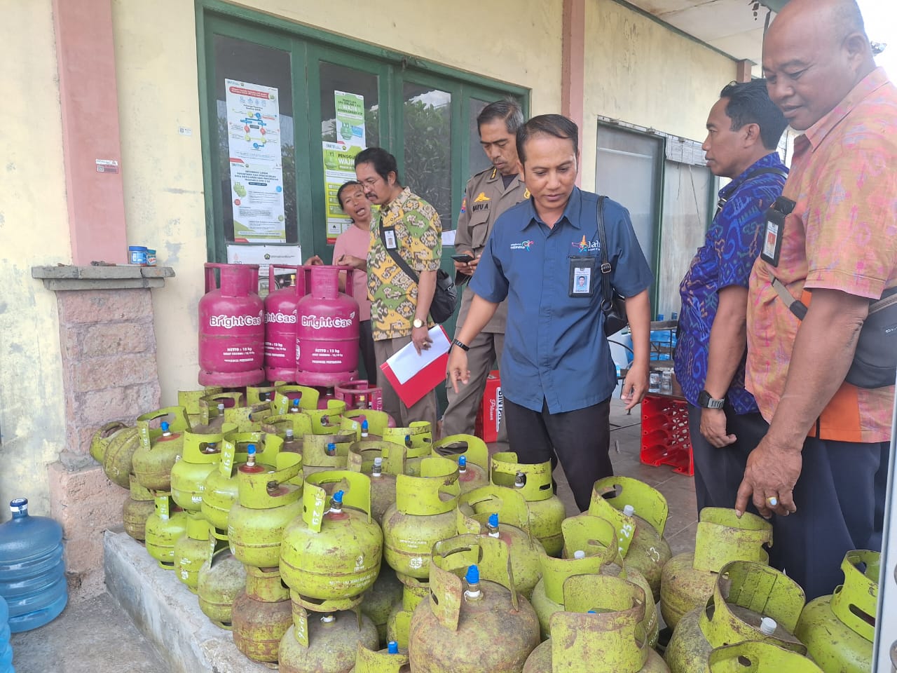 SIDAK : Sidak LPG 3 KG oleh Tim Pengawasan Disperindag.