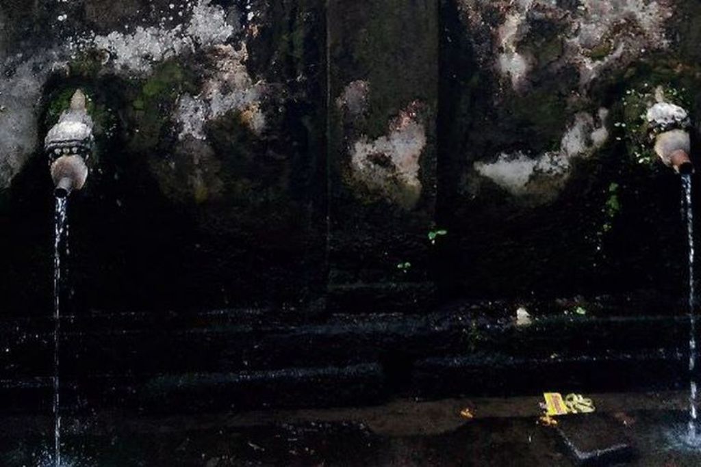 Pura Beji Utama Sari, yang dahulu dikenal sebagai Pura Beji Gerobogan, bukan sekadar tempat penyucian bagi Ida Bhatara di Pura Kahyangan Tiga Desa Adat Gulingan, Kecamatan Mengwi, Kabupaten Badung.