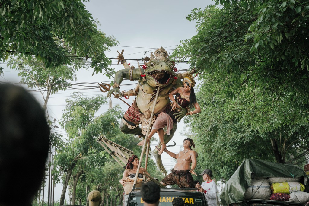 SANG JUARA: Ogoh-ogoh &lsquo;Kungkang Siwa&rsquo; karya Sekaa Teruna (ST) Tunas Remaja, Banjar Umahanyar, Desa Penarungan, Kecamatan Mengwi yang meraih juara 1 dalam lomba yang digelar se-Kabupaten Badung 2025