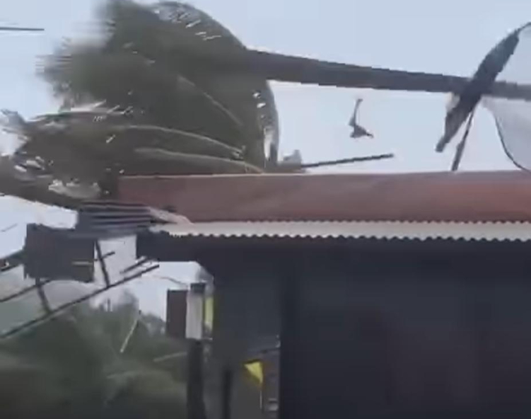 Beredar detik-detik angin kencang terjang Kawasan Batu Bolong, Canggu
