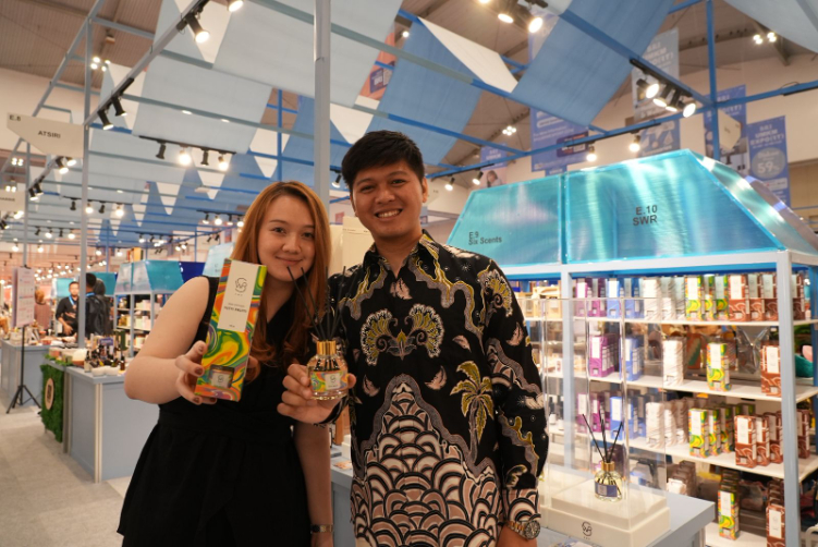 SWR produsen pengharum ruangan asal Jakarta yang berhasil masuk dalam kategori Healthcare & Wellness.