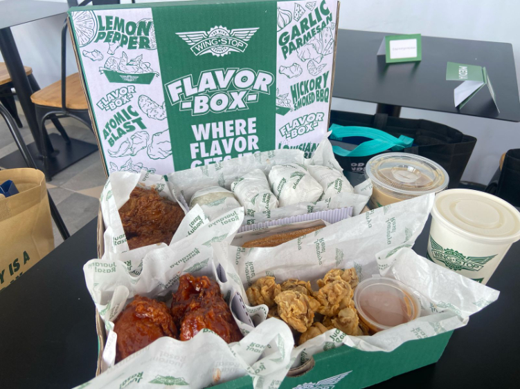 Gerai Wingstop di Denpasar, sediakan ayam goreng legendari dari Texas Dengan refil Minum Sepuasnya.