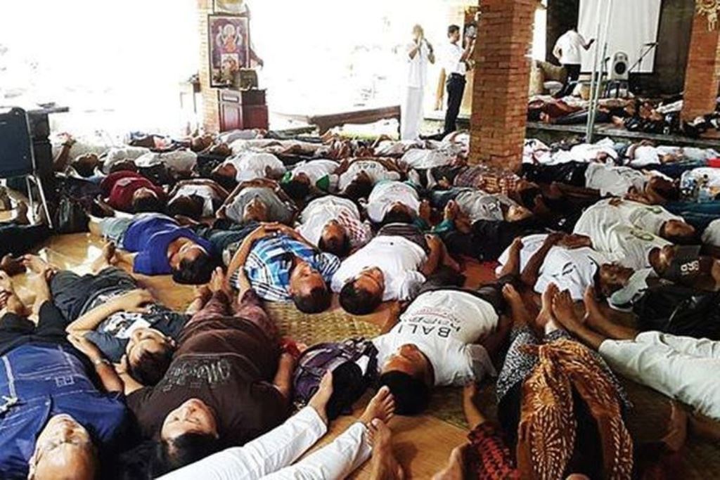 Hipnosis sering kali dipandang negatif oleh masyarakat.