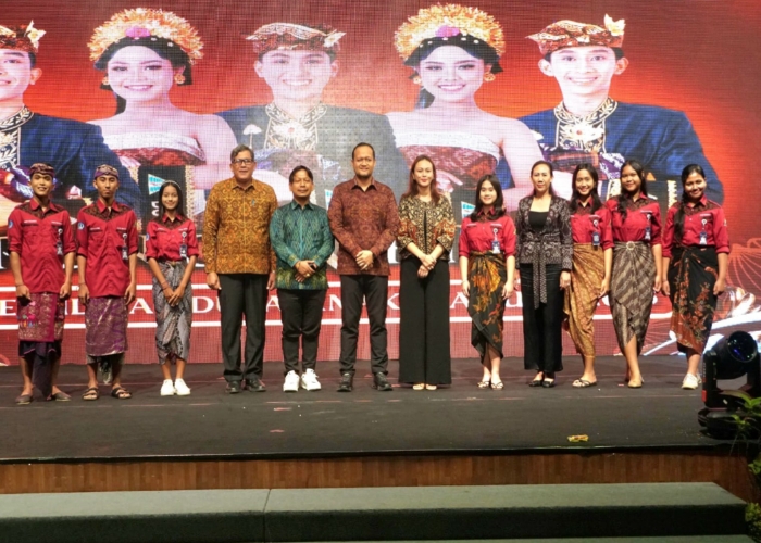 FINAL: Wabup Bagus Alit Sucipta menghadiri acara puncak Final Abhinaya Kumara Ke-6 Pemilihan Duta Anak Badung Tahun 2025 bertempat di Ballroom 100 Sunset Hotel Jalan Sunset Road No. 100 C, Kuta Badung