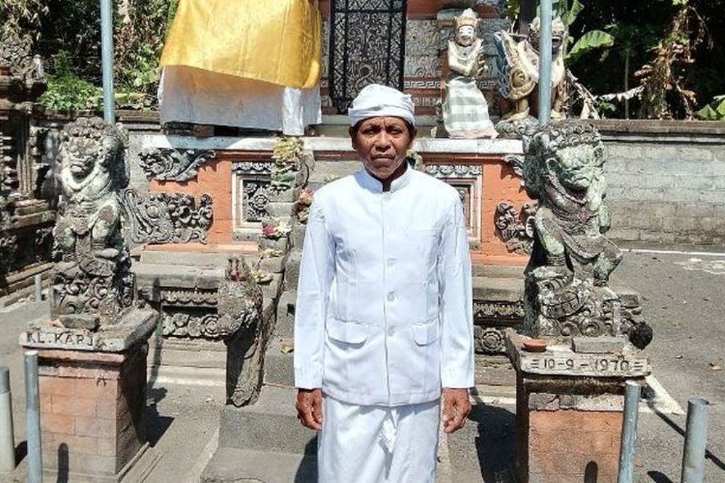 Tempat suci Hindu Bali, Pura Luhur Beten Bingin yang terletak di Banjar Jumpayah, Desa Mengwitani, Badung, menyimpan keunikan tersendiri.