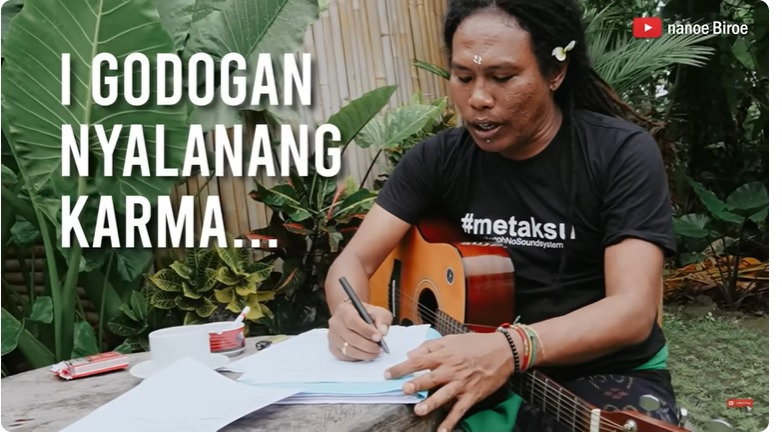 Nanoe Biroe ciptakan lagu berjudul &lsquo;Kungkang Siwa&rsquo;