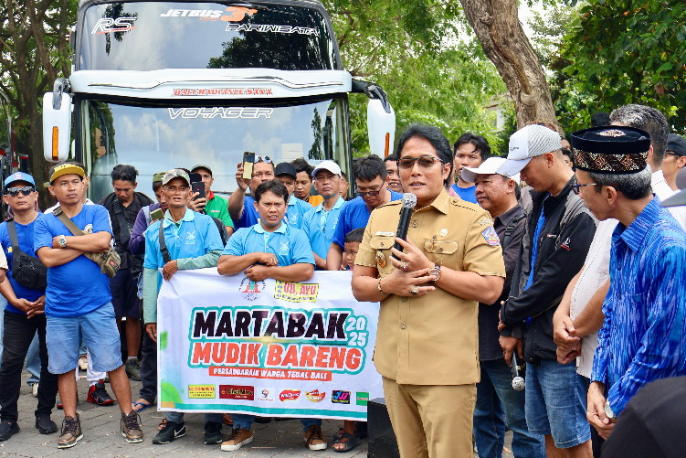 Wakil Gubernur Bali melepas peserta mudik dalam program Martabak Mudik Bareng 2025