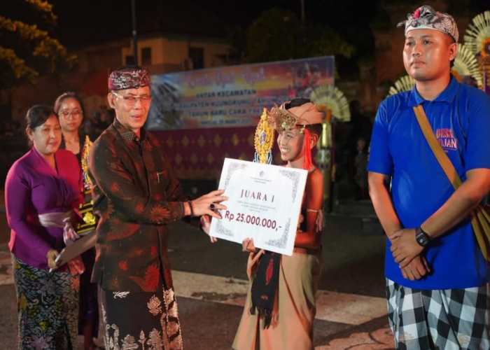 JUARA : ST Satya Dharma, perwakilan Kecamatan Dawan, berhasil meraih juara I dalam Lomba Ogoh-Ogoh Antar Kecamatan se-Kabupaten Klungkung 2025.