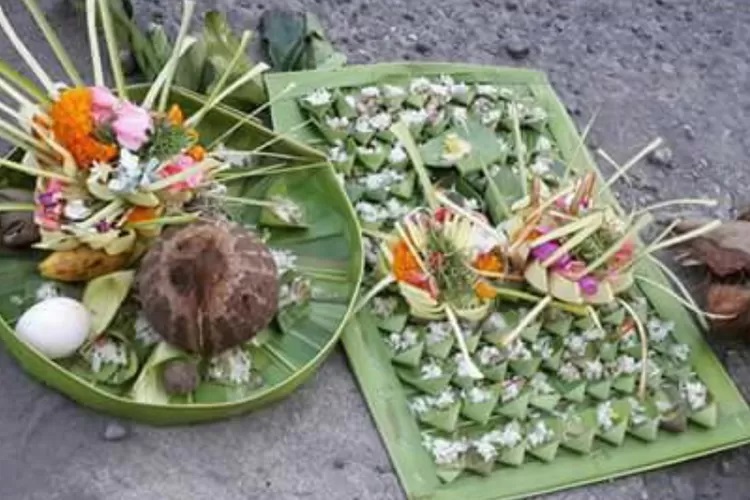 Segehan saat pengerupukan