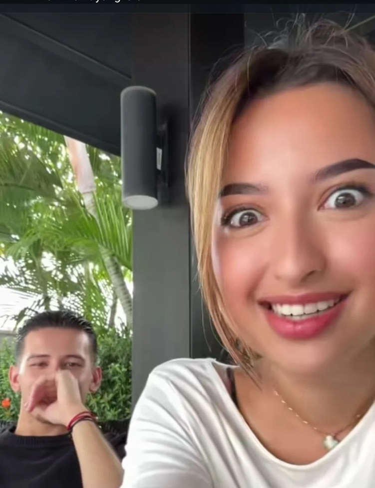 Jennifer Coppen mengunggah tiktok bersama Justin Hubner