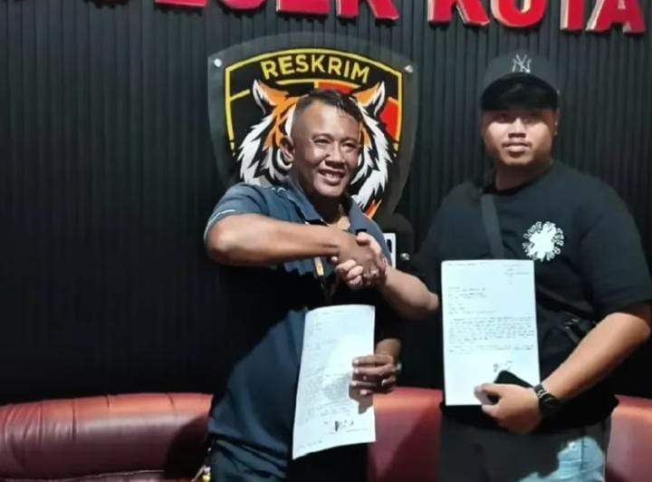 Dua pria terlibat cekcok di jalanan Kuta sepakat damai