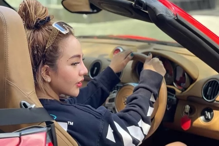 Lisa Mariana yang mengaku punya anak dari eks Gubernur Jawa Barat Ridwan Kamil.