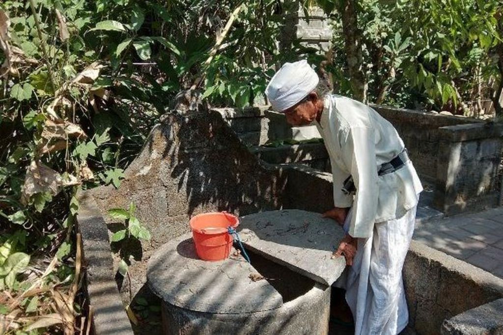 Tempat suci Hindu Bali, Pura Dalem Manik Segara di Desa Tumbak Bayuh, Kecamatan Mengwi, Kabupaten Badung.