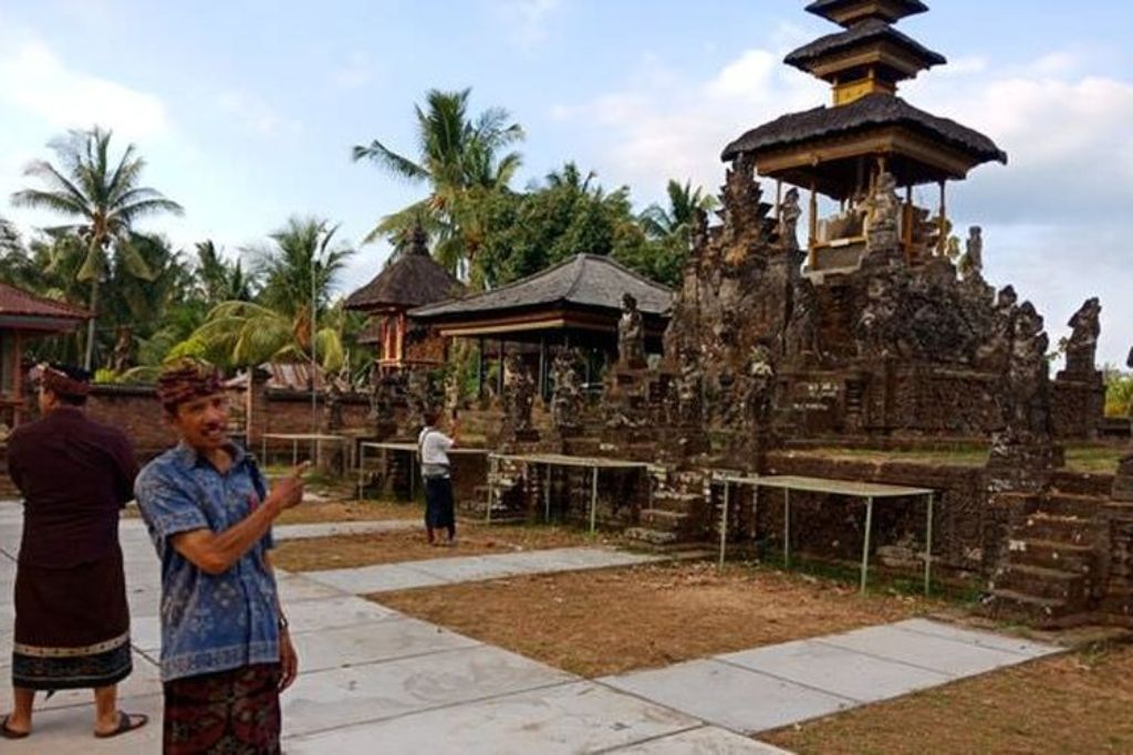 Tempt suci Hindu Bali di Desa Bulian, Kabupaten Buleleng.