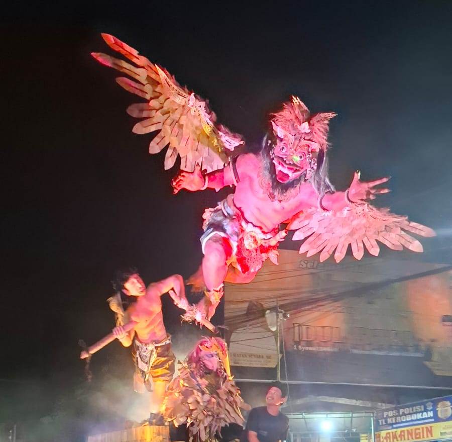 Salah satu Ogoh-ogoh yang ikut parade di Catus Pata Kerobokan.