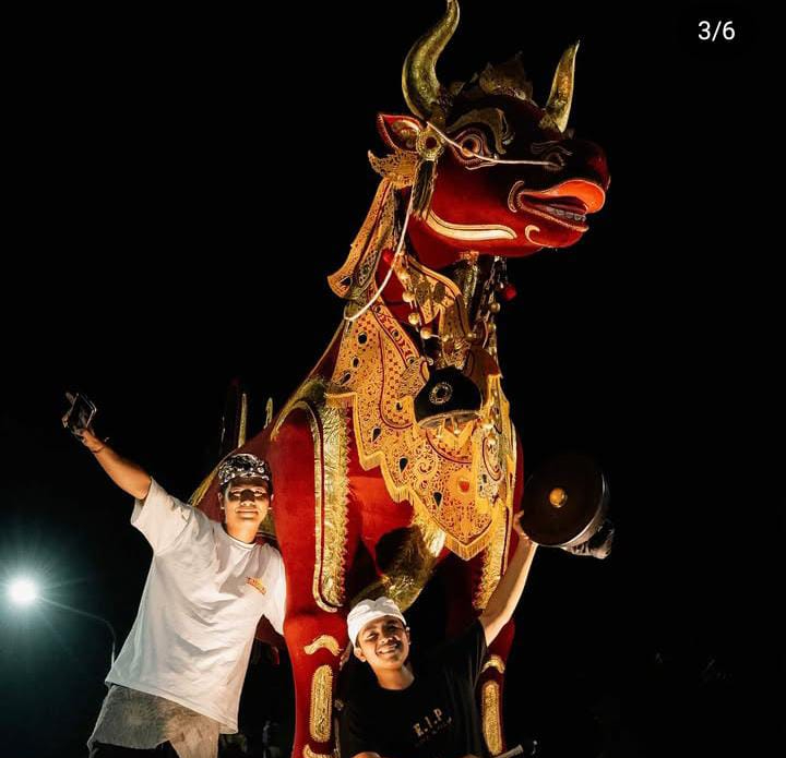 Ogoh-ogoh Lembu Merah dari Banjar Pagan Kelod