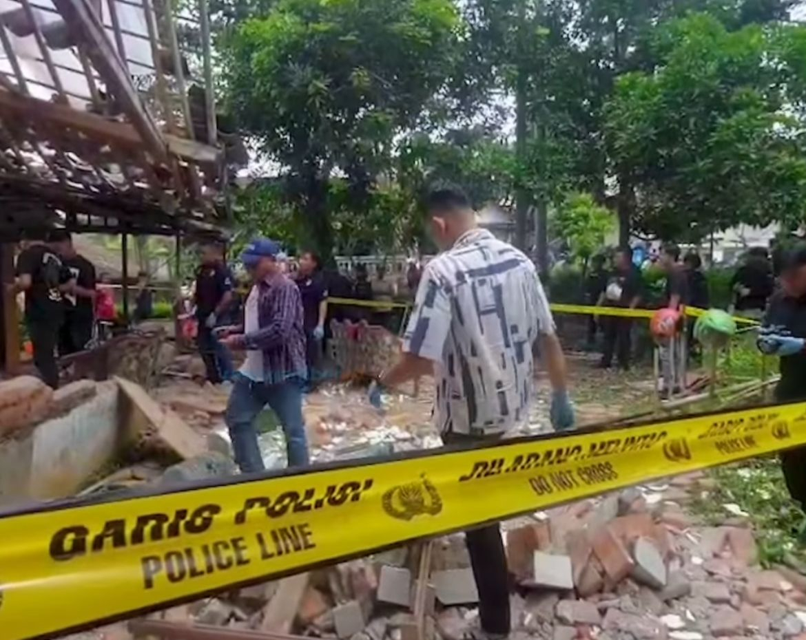 Sebuah Rumah di Jember Hancur Akibat Ledakan Mercon