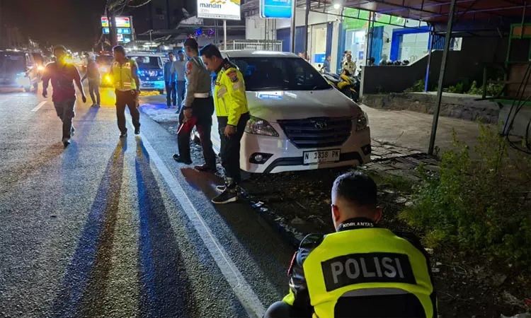 Kecelakaan maut merenggut nyawa seorang pemotor, Mokhamad Hairudin Al Habsy (46), warga Desa Banjarsawah, Tegalsiwalan, pada Sabtu (29/3) malam.