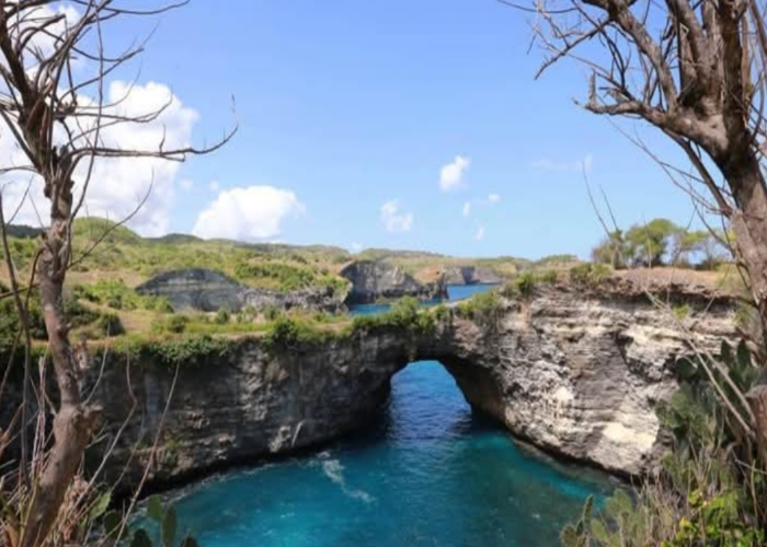 Salah satu objek wisata di Nusa Penida.