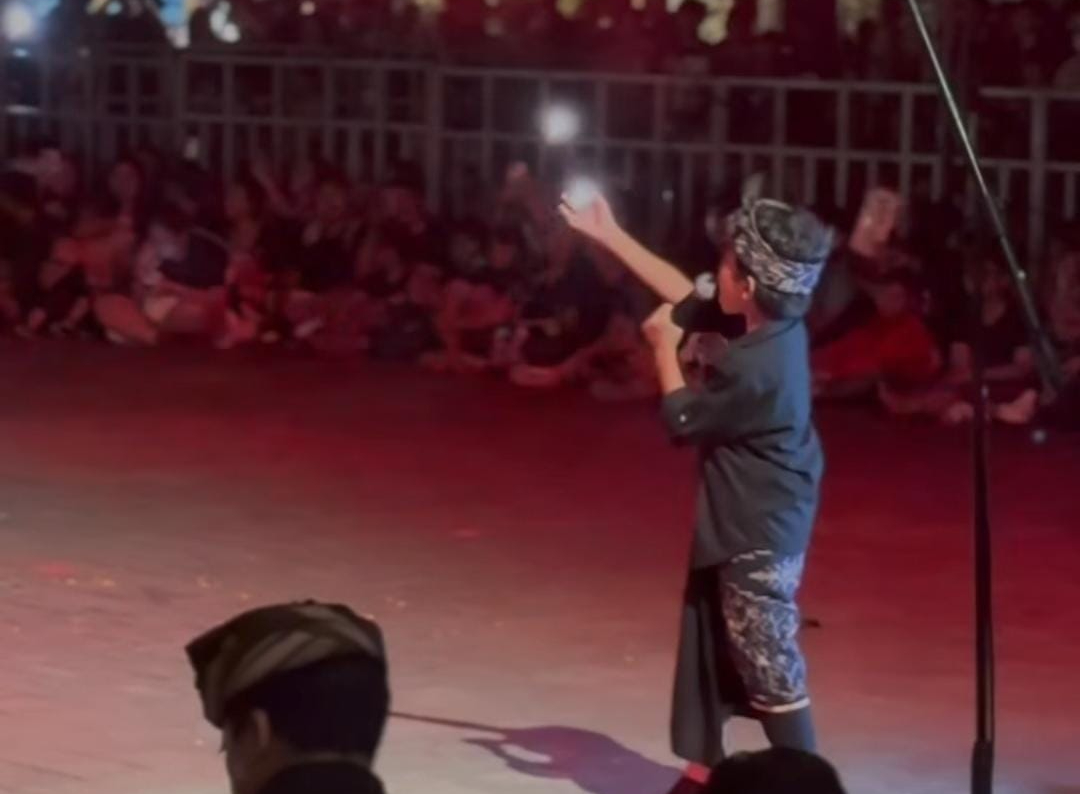 Penampilan dalang cilik dalam lomba ogoh-ogoh di GWK