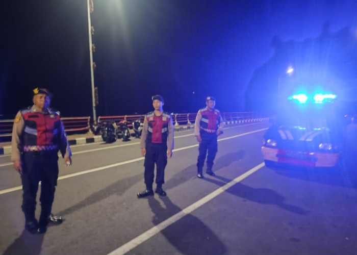 SELIDIKI : Patroli rutin yang dilakukan pihak kepolisian.