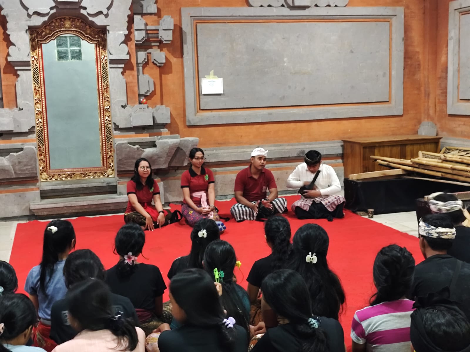 PEMUDA : Kegiatan yang dilaksanakan oleh pemuda Hindu.