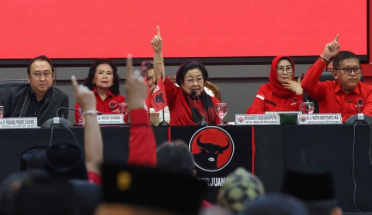 Megawati memberikan arahan agar kepala daerah PDIP ikut retret gelombang kedua