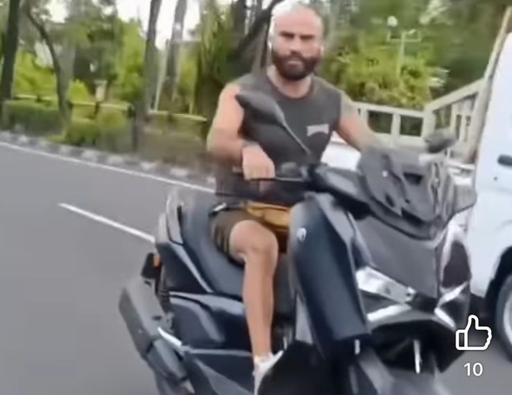 WNA Terekam Kebut-kebutan Tanpa Helm di Bali