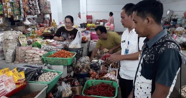 Gubernur Koster Larang Pedagang Pasar Sediakan Tas Kresek
