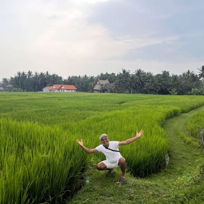 Nyoman Nadiana, guide lokal dari Desa Les, Buleleng.