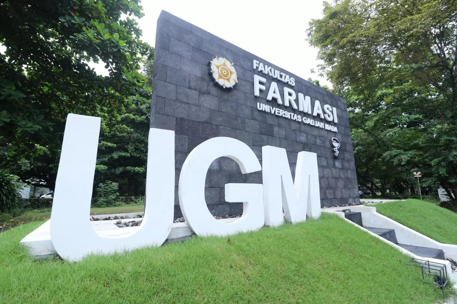 Fakultas Farmasi UGM.