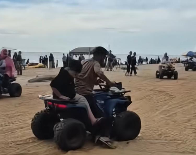 Momen Tak Terduga Terekam di Pantai, ATV Terlibat Kecelakaan dengan Anak Kecil