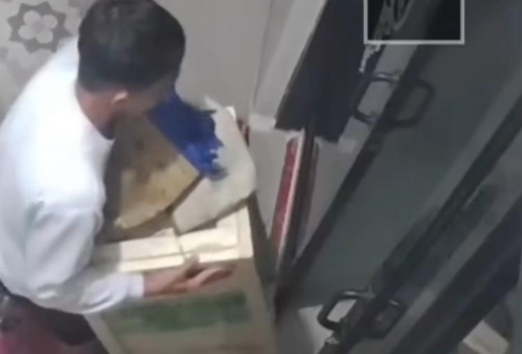 Beredar rekaman seorang pria diduga melakukan pembobolan kotak amal