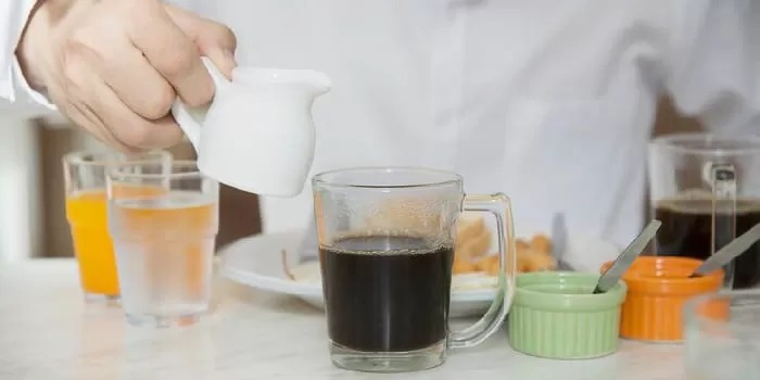 Ilustrasi kopi yang bisa jadi sarana pengantar racun.