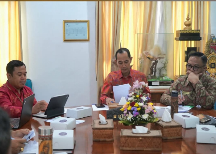 SINKRONISASI : Forum Komunikasi Strategi Penguatan Rekrutmen Peserta yang digelar Selasa (15/4/2025), di ruang rapat Kantor Bupati Klungkung.