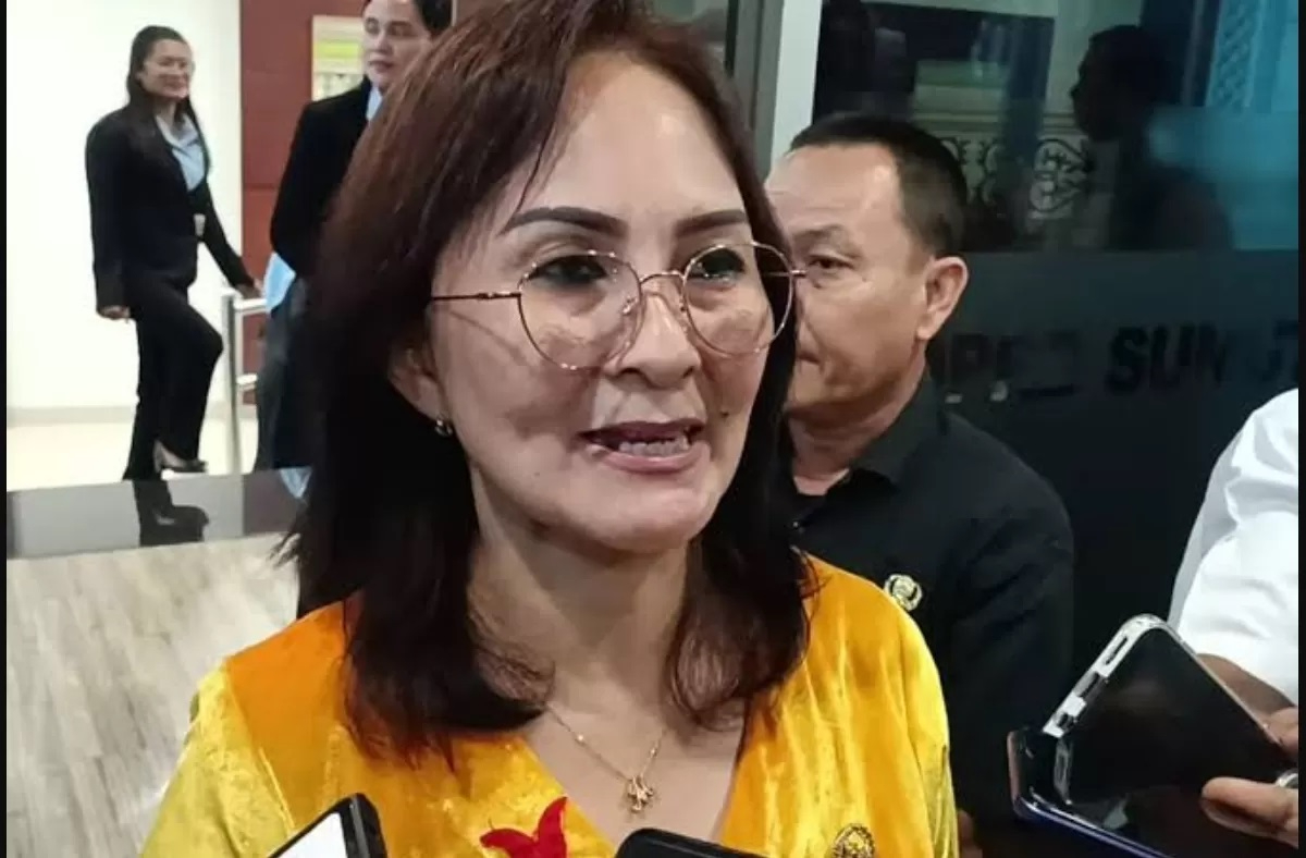 Anggota DPRD Sumut Megawati Zebua bantah mencekik pramugari