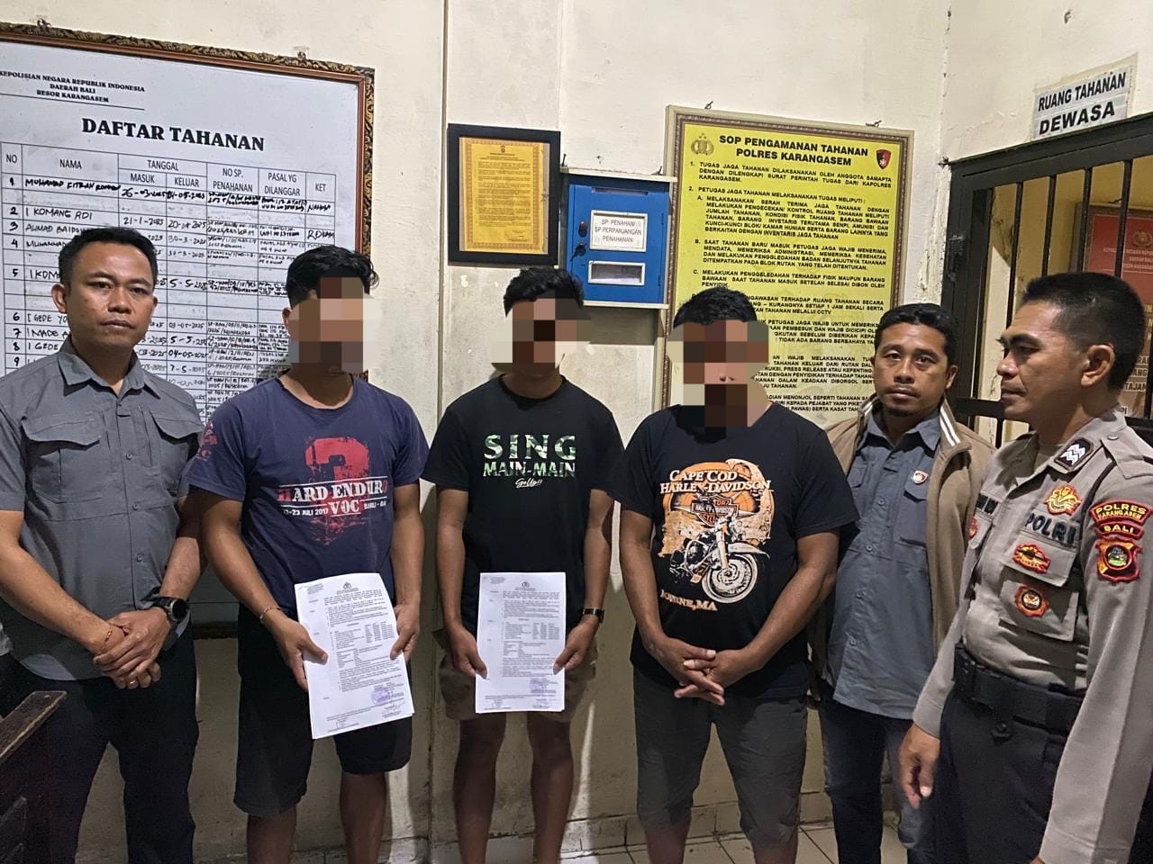 DIAMANKAN: Jajaran Polres Karangasem mengamankan tiga terduga pelaku pemukulan terhadap pecalang di Besakih.