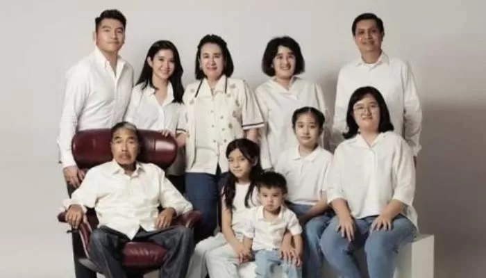 Keluarga Mendiang Hotma Sitompul (Instagram.com/ditho_sitompoel)