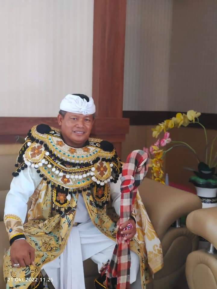 Nyoman Suardika, S.Ag, M.Fil. H, Seniman topeng yang juga akademisi STAHN Mpu Kuturan Singaraja aktif dalam menghidupkan drama Gong Banyuning