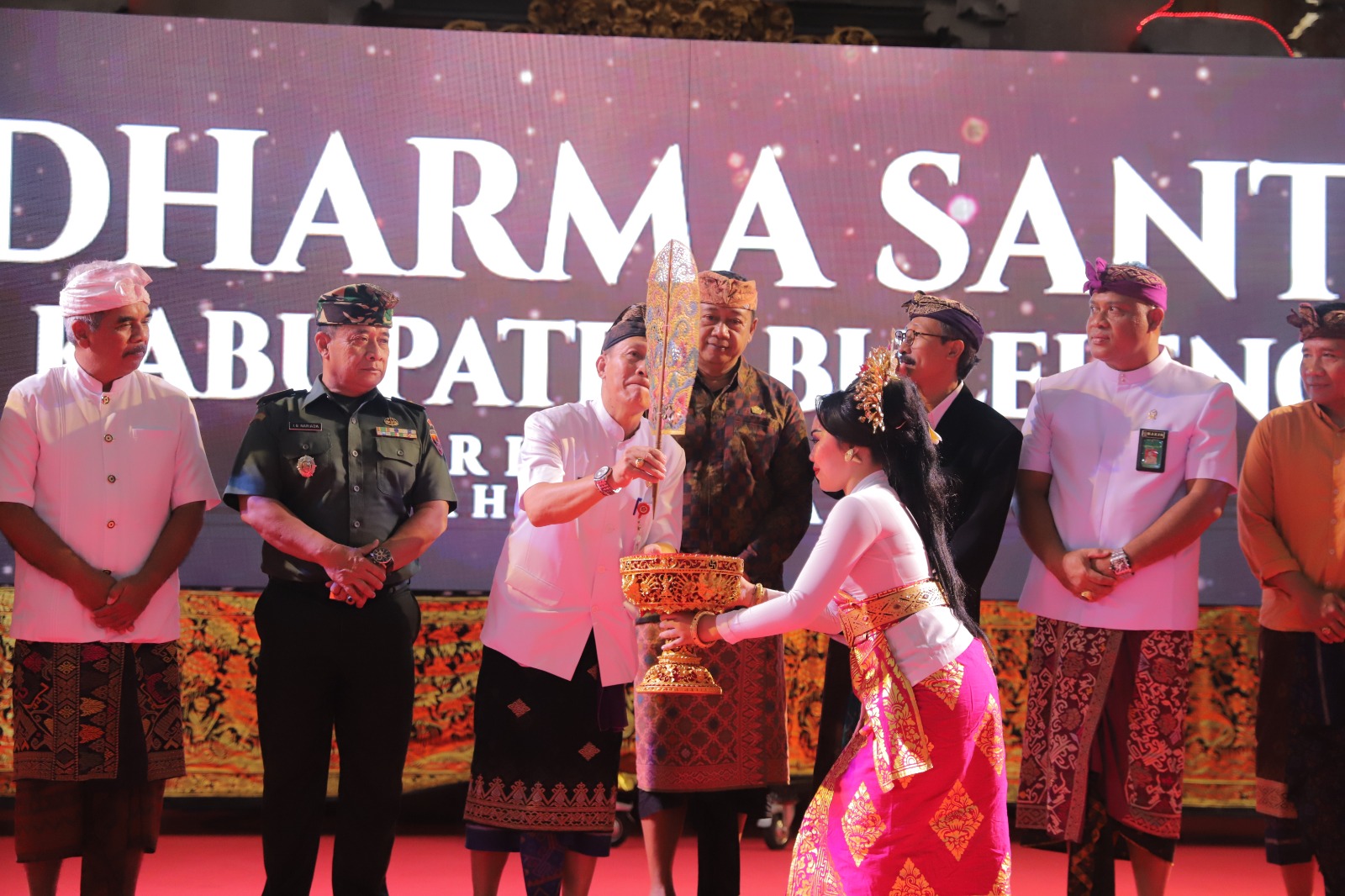 Acara Dharma Shanti di tingkat Kabupaten serangkaian Hari Raya Nyepi, Saka 1947 yang digelar STAHN Mpu Kuturan Singaraja berkolaborasi dengan Pemkab Buleleng MDA Buleleng dan PHDI Buleleng