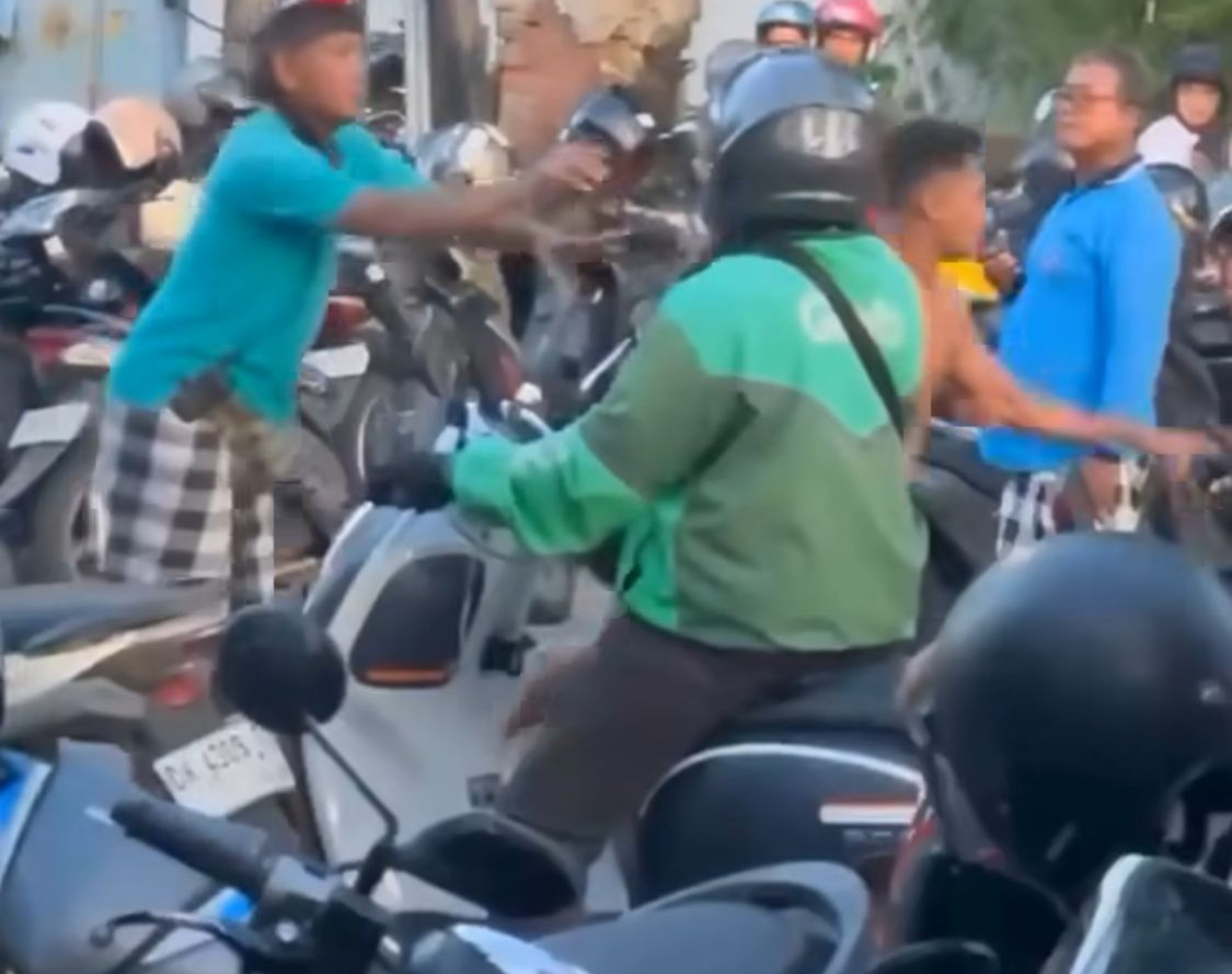 Pria Diduga Mabuk Bikin Keributan di Pantai Bangsal Sanur