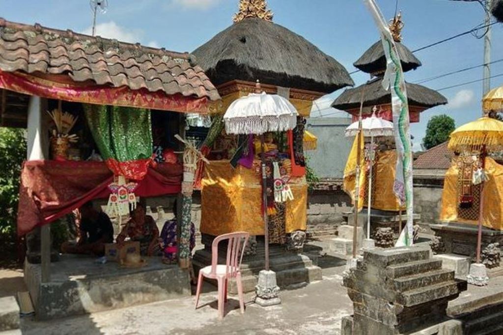 Tempat suci Hindu Bali, Pura Pesimpangan Taman Pole di Banjar Pakandelan, Desa Sibang Gede, Kecamatan Abiansemal, Kabupaten Badung.