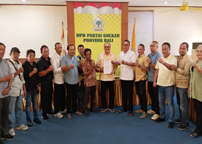 MEDIASI : Rapat DPD Golkar Bali membahas penyelesaian tunggakan bibit durian.
