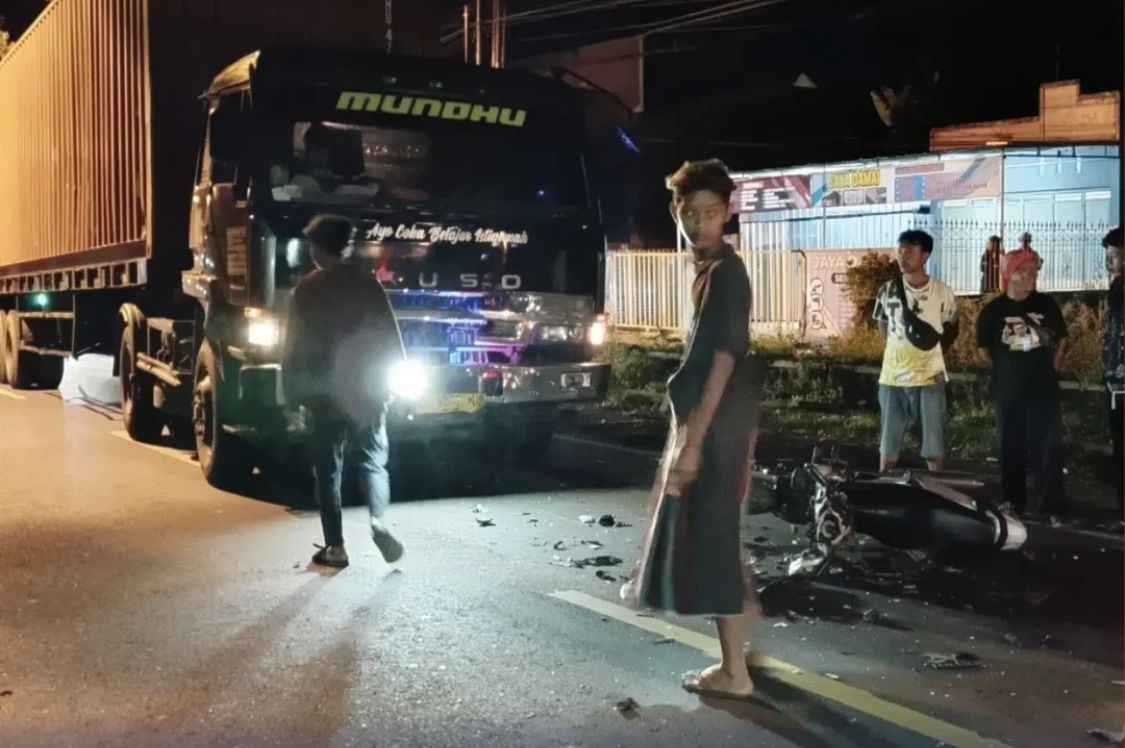 Seorang pemuda meninggal usai menghantam truk di kecamatan Pakisaji