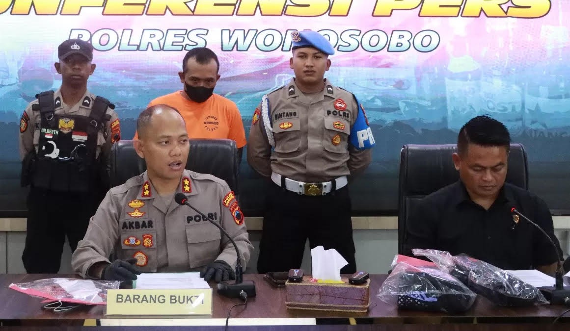 RILIS: Kapolres Wonosobo AKBP M Kasim Akbar Bantilan merilis kasus penembakan dengan tersangka Triyono alias Bejo.